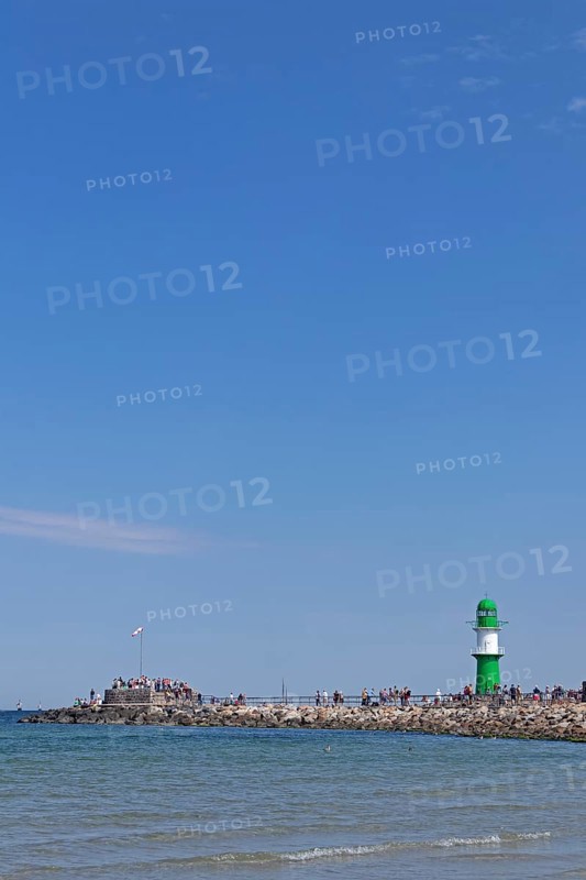 Viewpoint, pier light at the entrance to the Lower Warnow, Warnemünde, Rostock, Mecklenburg-Western Pomerania, Germany, Europe