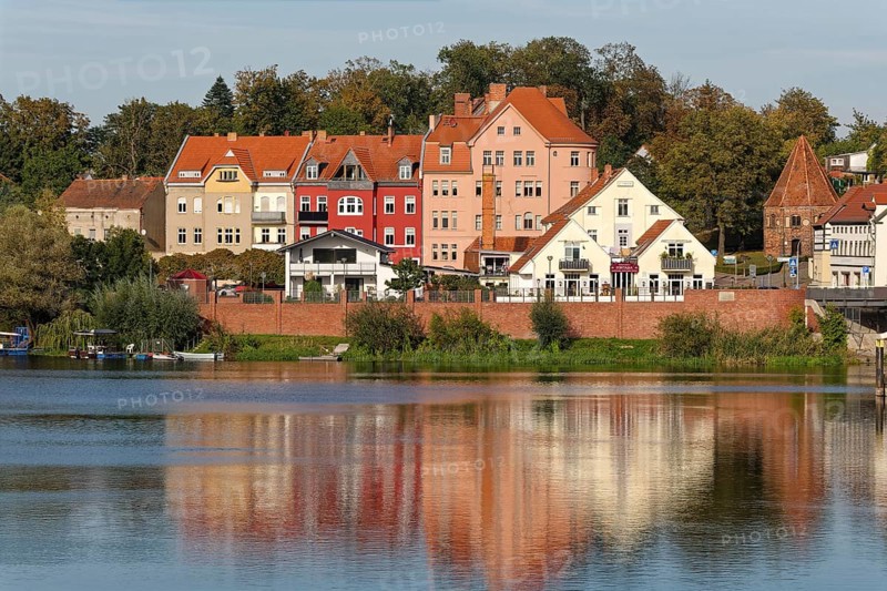 Banks of the Havel in the Hanseatic town of Havelberg in the Altmark region. Havelberg, Saxony-Anhalt, Germany, Europe