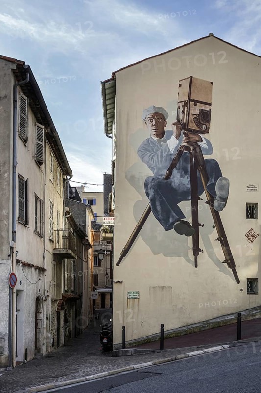 Wall painting of Buster Keaton, the cameraman, in the city Cannes, French Riviera, Provence-Alpes-Côte d'Azur, France, Europe
