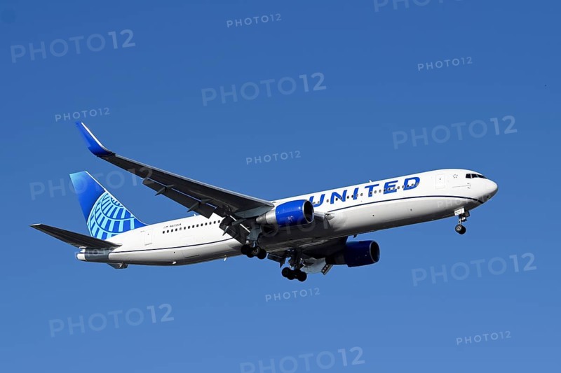 Aircraft United Airlines, Boeing 767-300, N672UA