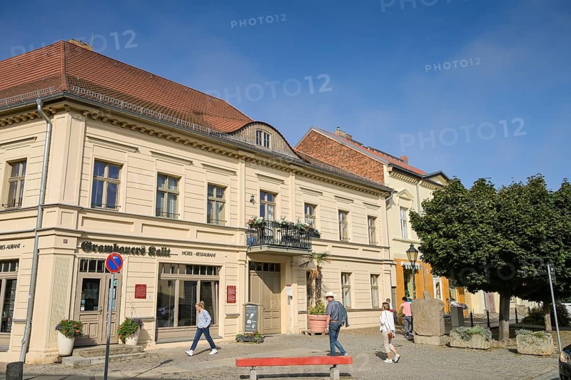 Street scene, old buildings, Hotel Grambauers Kalit, Rosenstraße, Hoher Steinweg, Old Town, Angermünde, Brandenburg, Germany, Europe