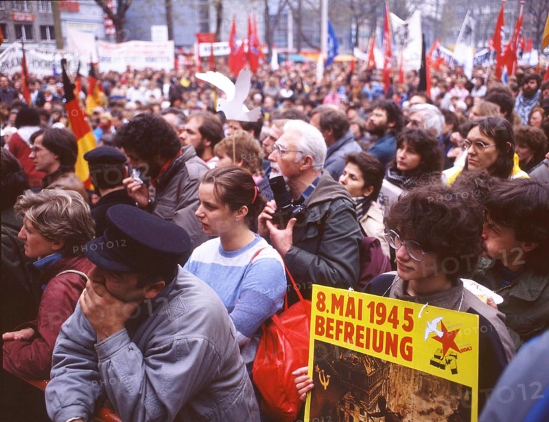 DEU, Germany: The historical slides from the 80-90s, Ruhr area.peace movement. Easter March 84-5