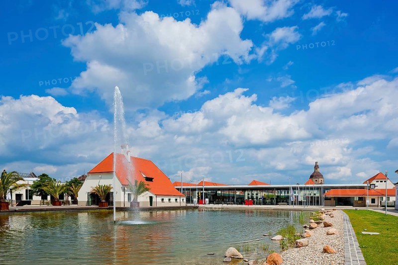 (Copyright © Sylvio Dittrich +49 1772156417) In 1999, the so-called Neue Messe was opened in the Ostragehege on the site of the former abattoir and using old parts of the building, which now operates under the name Messe Dresden GmbH. It includes a spacious open area with a water basin and car parks