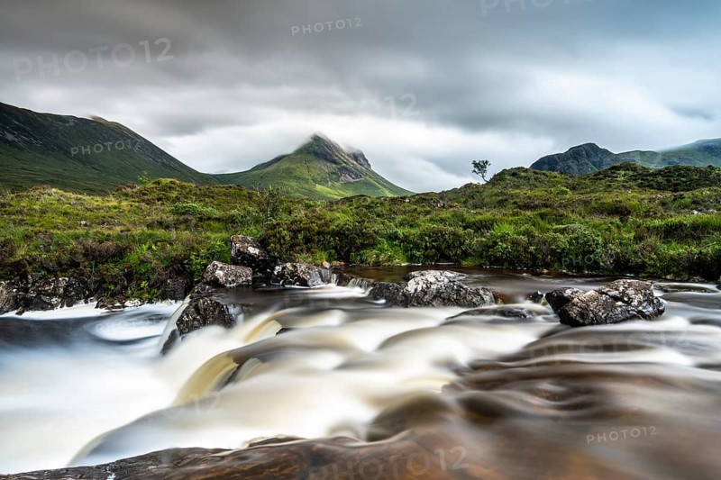 River Sligachan, Cuillin Mountains in the background, Isle of Skye, Highlands, Inner Hebrides, Scotland, United Kingdom, Europe