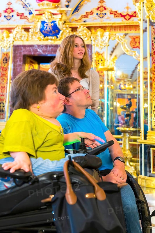 Wheelchair users in the Green Vault