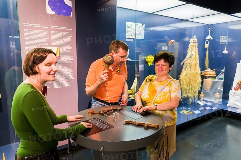 Blind people at the Grassimuseum