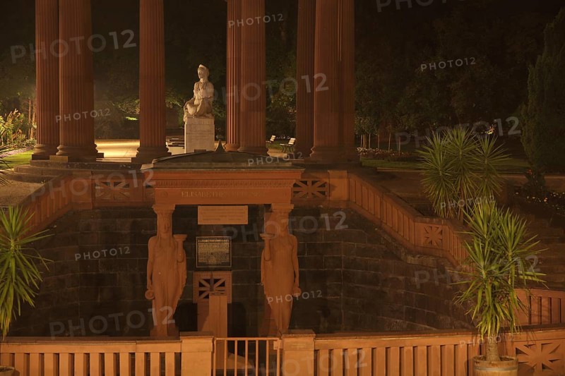 Neoclassical Elisabethenbrunnen with temple and Greek goddess Hygieia, night view, figures, columns, fountain, park, spa garden, Bad Homburg, Taunus, Hesse, Germany, Europe