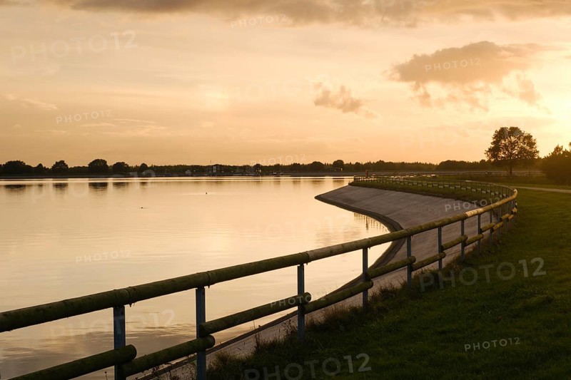 Landscape at the reservoir, evening mood, Geeste, Emsland, Lower Saxony, Germany, Europe