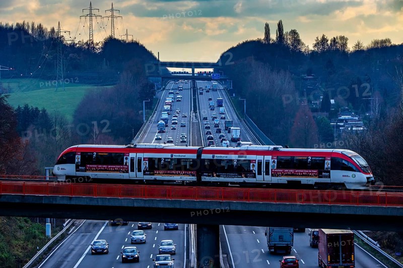 A3 motorway between Düsseldorf and Leverkusen, near Erkrath, railway bridge, Regio train