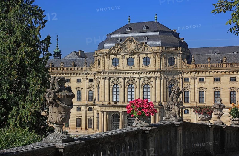 The Würzburg Residenz, putti on the bastion, park side, UNESCO World Heritage Site, Würzburg, Lower Franconia, Bavaria, Germany, Europe