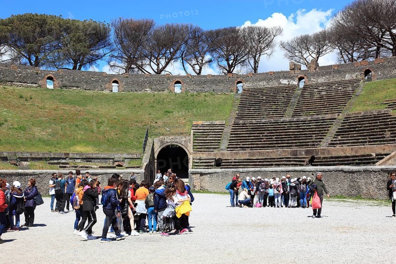 The theatre, Pompeii, ancient city in Campania on the Gulf of Naples, buried during the eruption of Mount Vesuvius in 79 AD, Italy, Europe