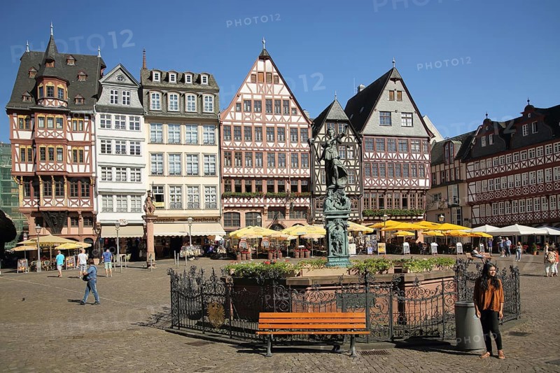 Römerberg with Justice Fountain, Justitiabrunnen and Ostzeile, Old Town, Main, Frankfurt, Hesse, Germany, Europe