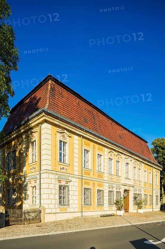 Built around 1709 in the style of a large manor house, the hunting lodge - often referred to as a hunting lodge - is considered an outstanding gem of Baroque architecture in the Mulde Valley. The architect was Matthäus Daniel Pöppelmann