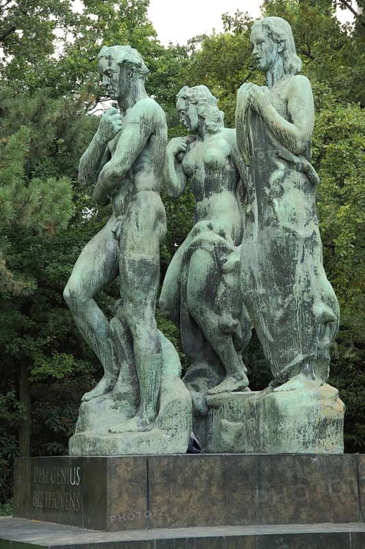 Sculpture Beethoven Monument by Georg Kolbe with three figures, Taunusanlage, City Centre, Main, Frankfurt, Hesse, Germany, Europe