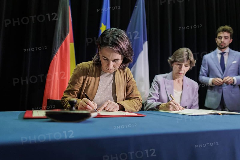 Annalena Bärbock (Bündnis 90 Die Grünen), Federal Minister for Foreign Affairs, and Catherine Colonna, Minister for Foreign Affairs of France, taken at the joint signing of the Franco-German agreement on cross-border vocational training in Lauterbourg, 21.07.2023., Lauterbourg, Germany, Europe