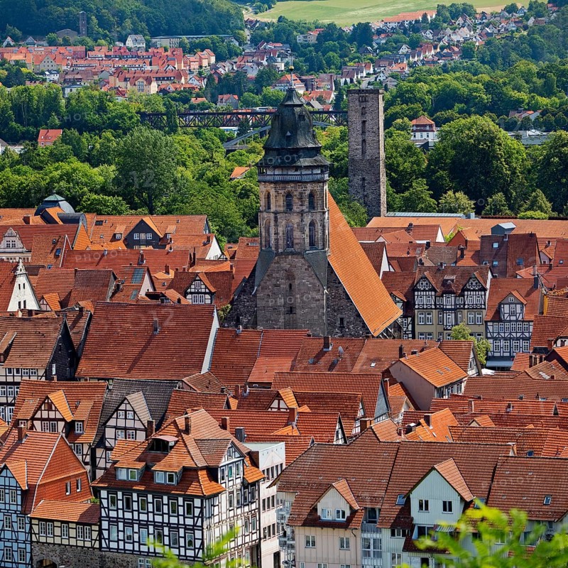 Town view from an elevated viewpoint with the church of St. Blasius, Hann. Münden or Hannoversch Münden, Lower Saxony, Germany, Europe
