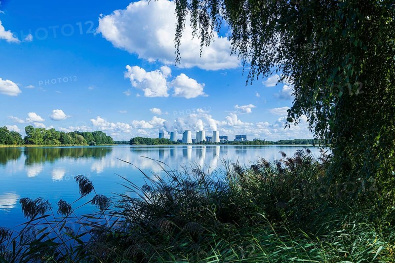 The Jänschwalde power plant is a thermal power plant in the south-east of Brandenburg, which is mainly fired by lignite from the Jänschwalde and Welzow-Süd opencast mines in Lower Lusatia, as well as up to 400, 000 tonnes of waste per year. The power plant is operated by Lausitz Energie Kraftwerke AG