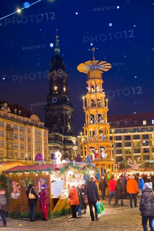The Striezelmarkt, which has been held since 1434, is the oldest Christmas market in Germany and takes place on the Altmarkt. In 2009 the market was redesigned, a special landmark is for example the world's largest candle arch