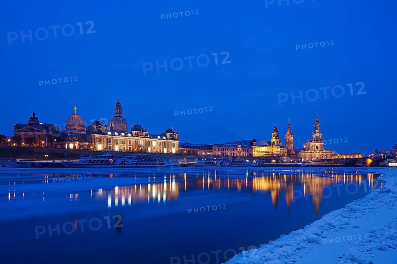 Ice drift on the Elbe in Dresden