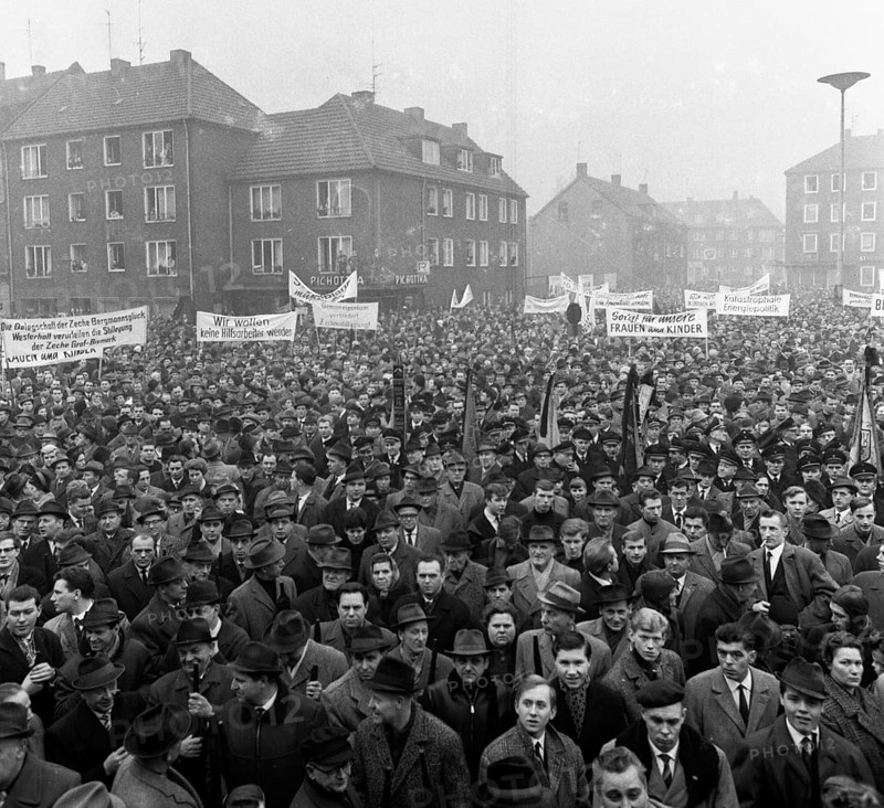 With black flags, miners of the Bismarck colliery and their relatives demonstrated against the closure of their colliery on 19 February 1966, Germany, Europe