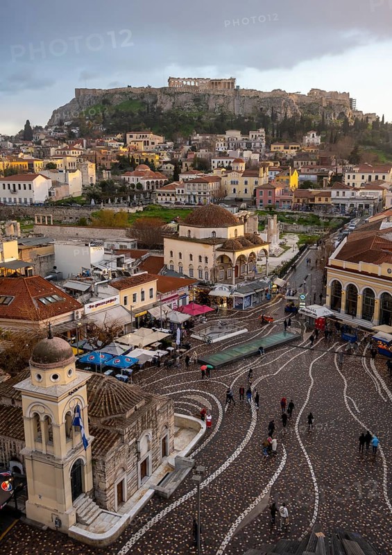 View over the old town of Athens, with Panagia Pantanassa Church, Tzisdarakis Mosque and Acropolis, Monastiraki Square, in the evening light, Athens, Attica, Greece, Europe