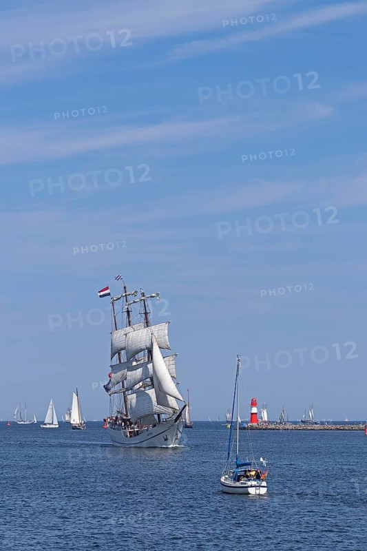 Sailing ship, pier light, Unterwarnow, Hanse Sail, Warnemünde, Rostock, Mecklenburg-Western Pomerania, Germany, Europe
