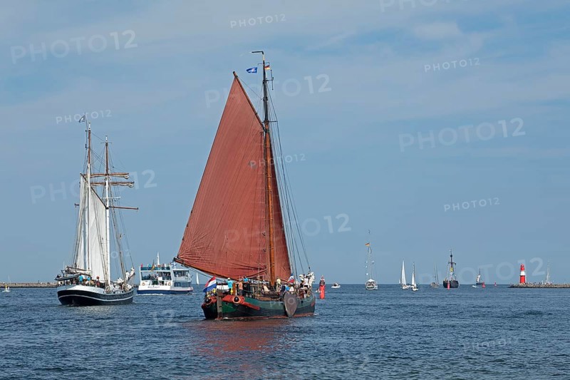 Sailing ships, pier lights, Unterwarnow, Hanse Sail, Warnemünde, Rostock, Mecklenburg-Western Pomerania, Germany, Europe