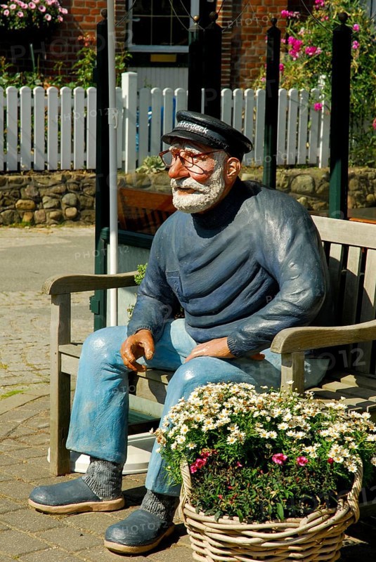 Wooden figure 'Sailor', Bank, Nebel, Amrum, Schleswig-Holstein, Germany, Europe