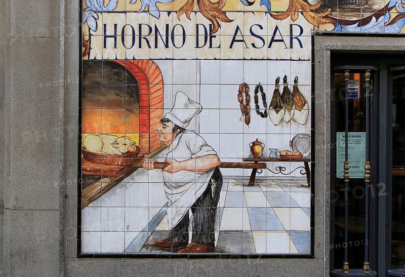 Historic ceramic tiles picture on wall, Horno de Asar, Calle Cava Baja, La Latina, Madrid city centre, Spain, Europe