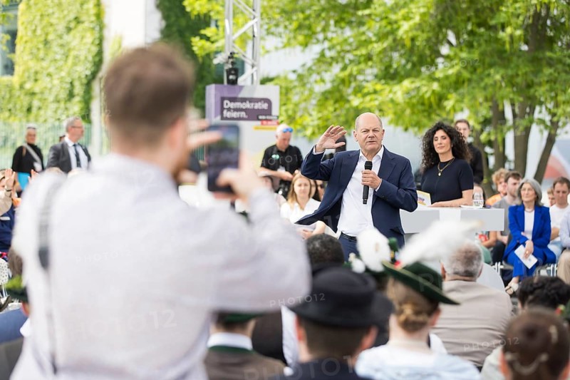 Olaf Scholz (Federal Chancellor, SPD) at the Germany Dialogue on the topic Together for Democracy in the dialogue forum at Celebrating Democracy. / The Basic Law turns 75, together it will be a celebration, Berlin, 24.05.2024