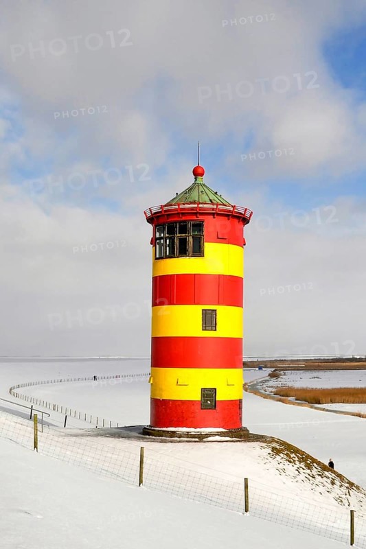 Pilsum lighthouse in winter, East Frisia, Lower Saxony, East Frisia, Lower Saxony, Federal Republic of Germany