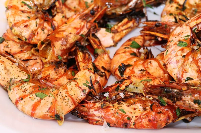 Grilled black tiger prawns