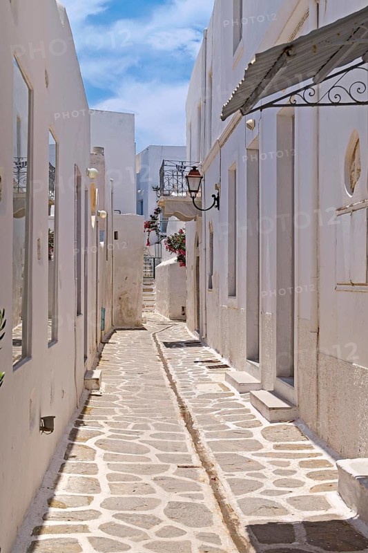 Alley in the old town, Parikia, Paros, Clyclades, Greece, Europe