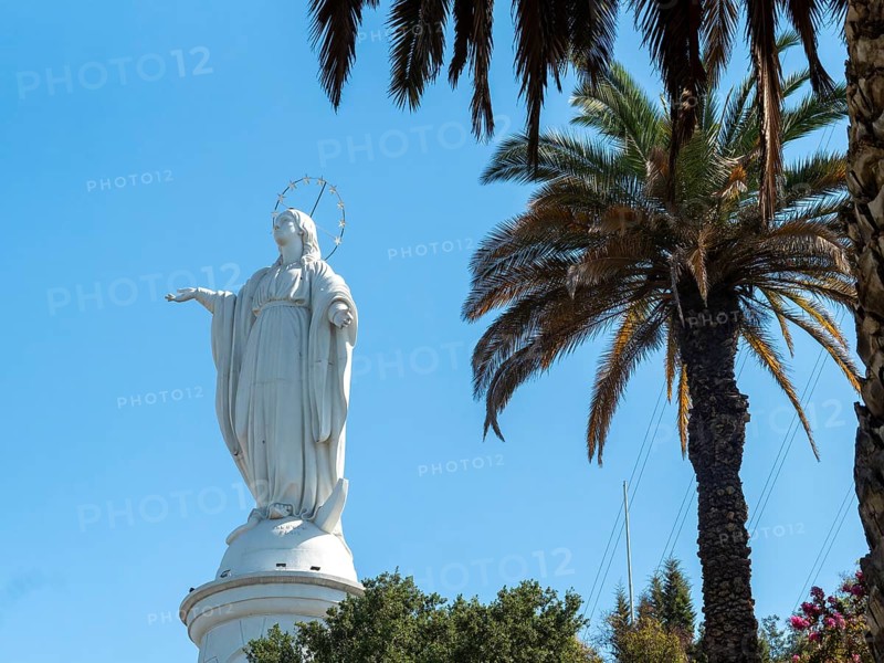 Statue of the Virgin Mary, San Cristobal Hill, Santiago, Chile, South America