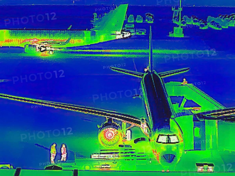 Aircraft on the apron, thermal image or thermography, symbol photo, interpolated. Stuttgart Airport, Baden-Württemberg, Germany, Europe