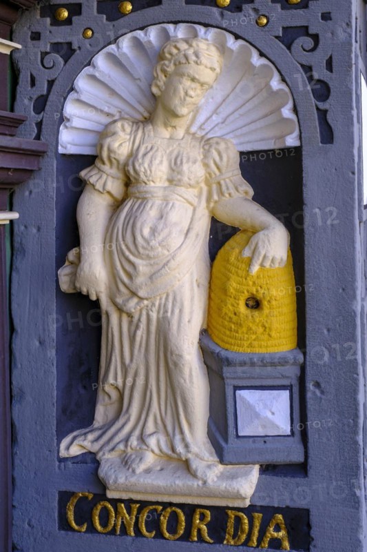 Symbolic figure Concordia, Eintracht, portal detail on the town hall Münden, Weser Renaissance, Hannoversch Münden, Hann. Münden, Lower Saxony, Germany, Europe
