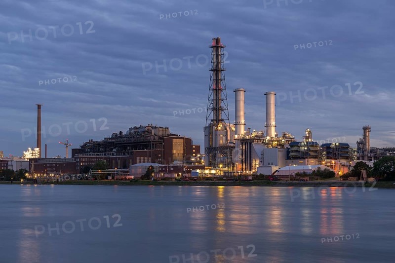 BASF, Lugwigshafen on the Rhine, industrial area, dusk, Mannheim, Baden-Württemberg, Germany, Europe