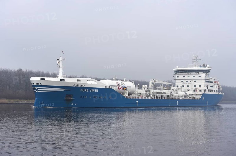 Tanker, Tanker Fure Viken sailing in the Kiel Canal in winter, NOK, Kiel Canal, Schleswig-Holstein, Germany, Europe