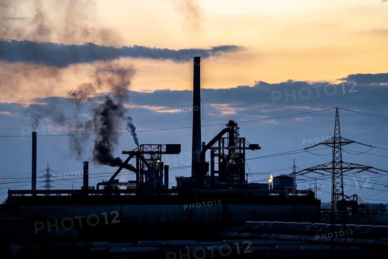 Hüttenwerke Krupp-Mannesmann, HKM in Duisburg-Hüttenheim, coking plant and 2 blast furnaces, North Rhine-Westphalia, Germany, Europe