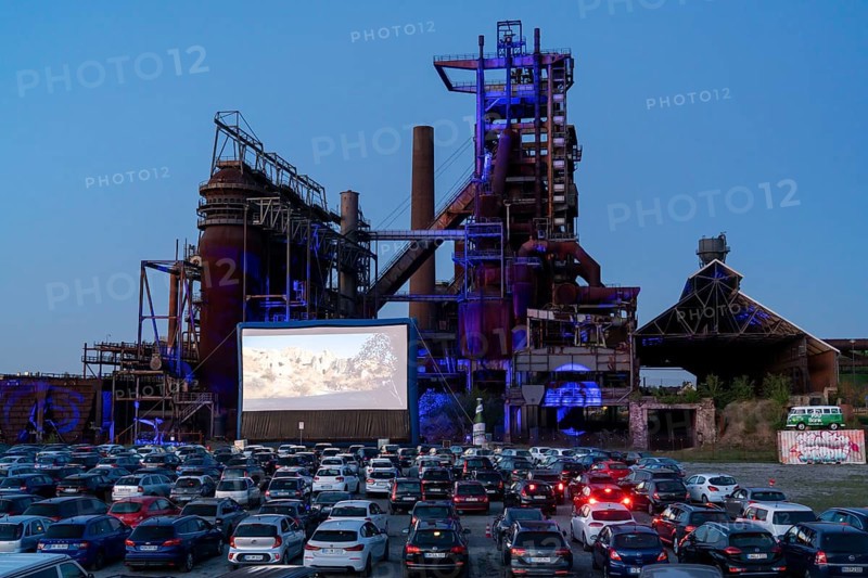 Drive-in cinema Dortmund, against the backdrop of the former blast furnace plant Phönix-West in Dortmund-Hörde, temporary film screening, event in compliance with contact restrictions, effects of the corona crisis in Germany