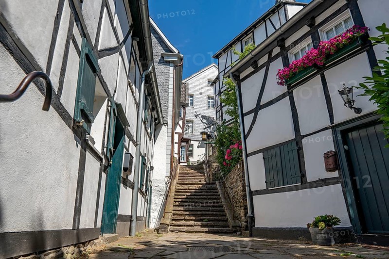The old town centre of Essen-Kettwig, Ruhrstrasse, church steps, night watchman, Essen North Rhine-Westphalia, Germany, Europe