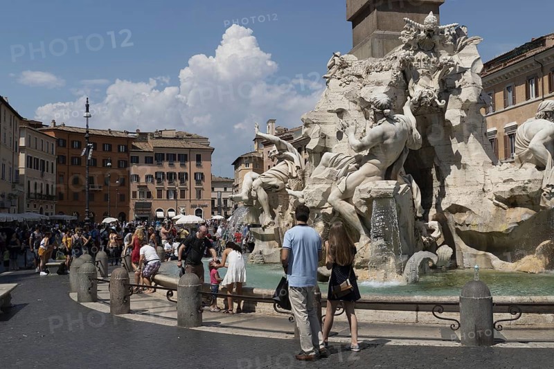Tourists at the Piazza Navona, Rome, Italy, Europe