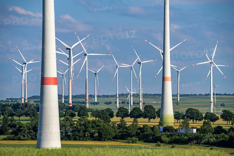 Wind farm north-east of Bad Wünnenberg, East Westphalia Lippe, Paderborn district, the A44 motorway runs right through it, lorry at the Sintfeld service area, North Rhine-Westphalia, Germany, Europe
