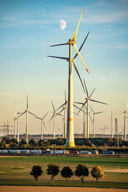 Wind farm near Bad Wünnenberg, Ostwestfalen Lippe, along the A44 motorway, North Rhine-Westphalia, Germany, Europe