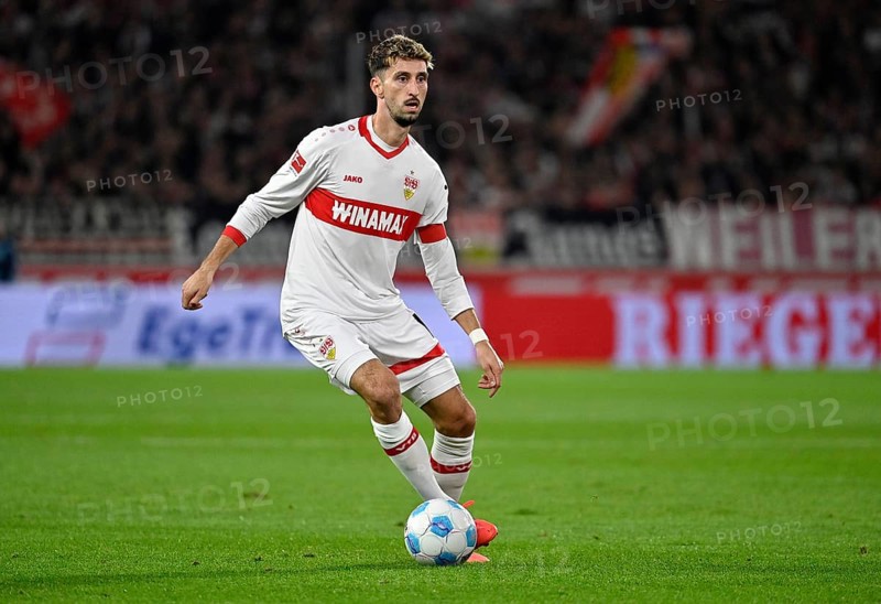 Atakan Karazor VfB Stuttgart (16) Action on the ball MHPArena, MHP Arena Stuttgart, Baden-Württemberg, Germany, Europe
