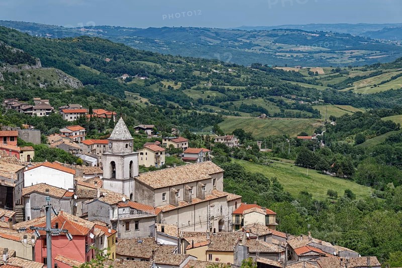 The mountain village of Roccamandolfii in the Isernia region. Molise, Italy, Southern Europe, Europe