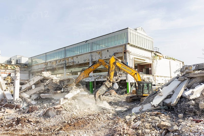 Demolition of the old shopping centre in Dresden-Nickern by the investor Krieger. The new building is already partially open, now the rest of the old shopping centre is being demolished and rebuilt, Dresden, Saxony, Germany, Europe