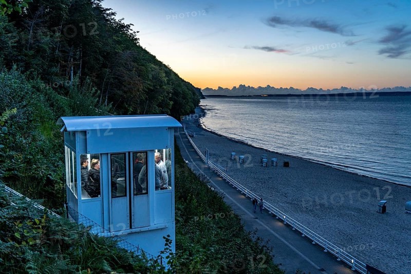 The pier of Sellin, evening mood, lift to the coast at Wilhelmstraße, sunset, 394 metres long, with restaurant, jetty, island of Rügen, Mecklenburg-Western Pomerania, Germany, Europe