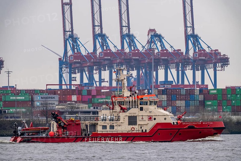 Port of Hamburg, HHLA Container Terminal Burchardkai, Athabaskakai, on the Elbe, fire brigade ship Fire Chief Westphal, Hamburg, Germany, Europe