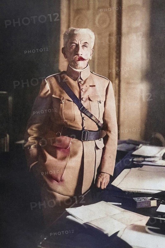 Louis Hubert Gonzalve Lyautey 1854 to 1934. General of the French army and French Minister of War for three months in 1917. After a photograph by H. Manuel. From L'Illustration, 1917, Historical, digitally restored reproduction from a 19th century original, Record date not stated